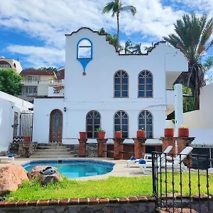 Hill House - Mazatlan